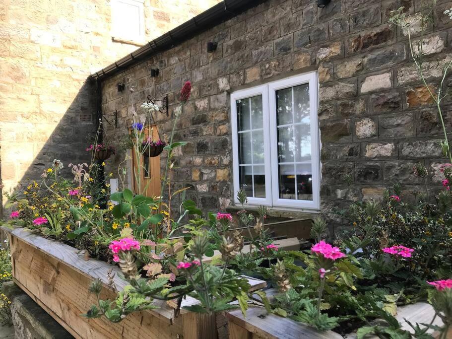 هاروغايت Luxury Barn Conversion At Rudding المظهر الخارجي الصورة
